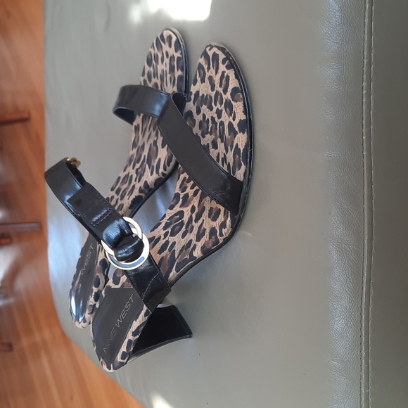 Sandals - Picture 6 of 11